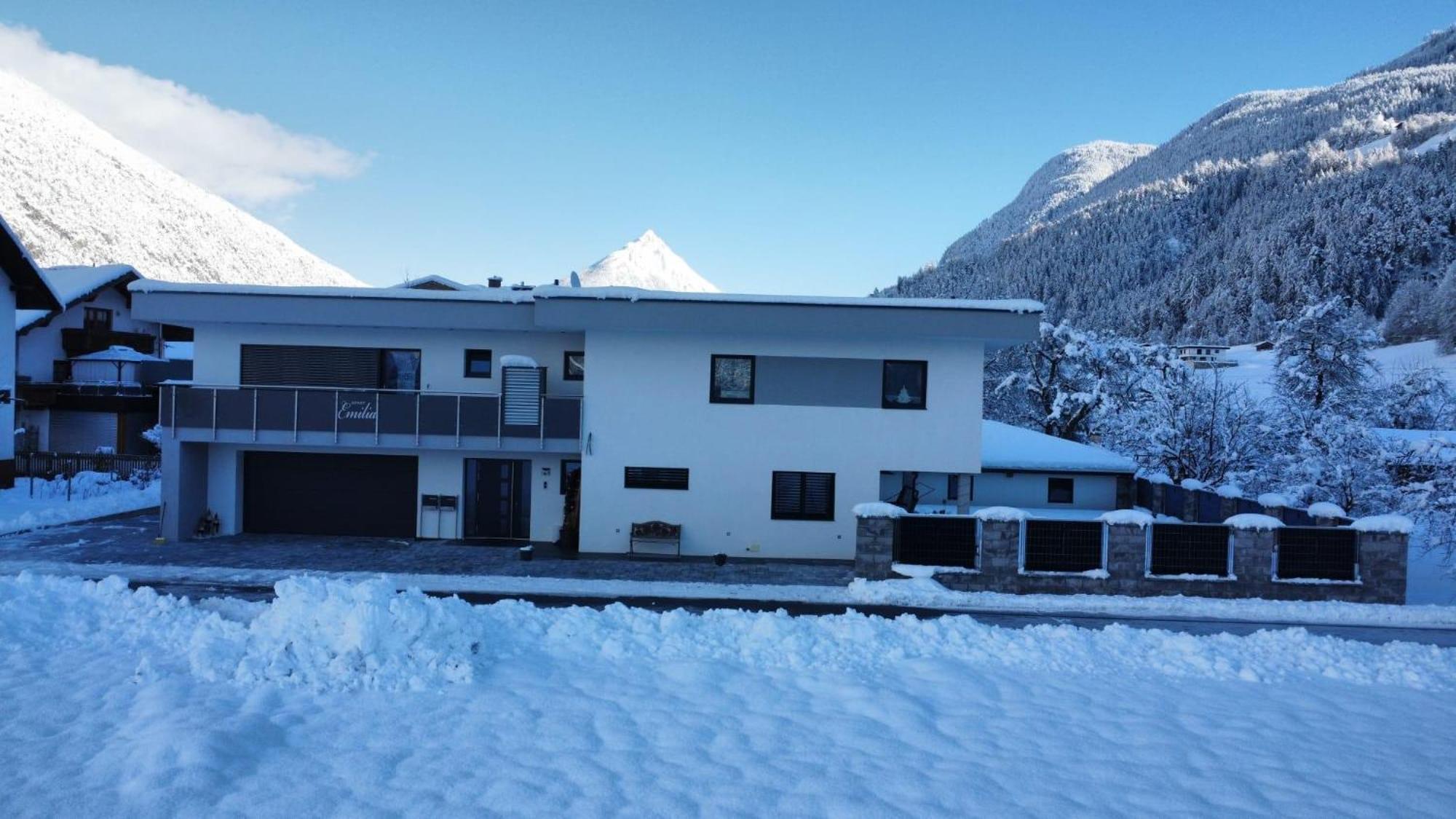 Apart Emilia Schönwies Exteriör bild