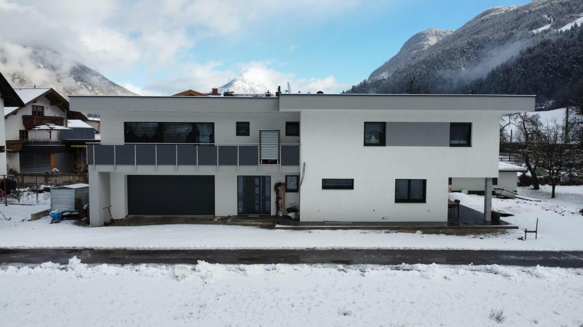 Apart Emilia Schönwies Exteriör bild